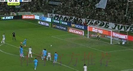 33岁内马尔狂飙:18分钟戴帽 逃离降级区!全队跪地庆祝 33岁内马尔狂飙:18分钟戴帽 逃离降级区!全队跪地庆祝